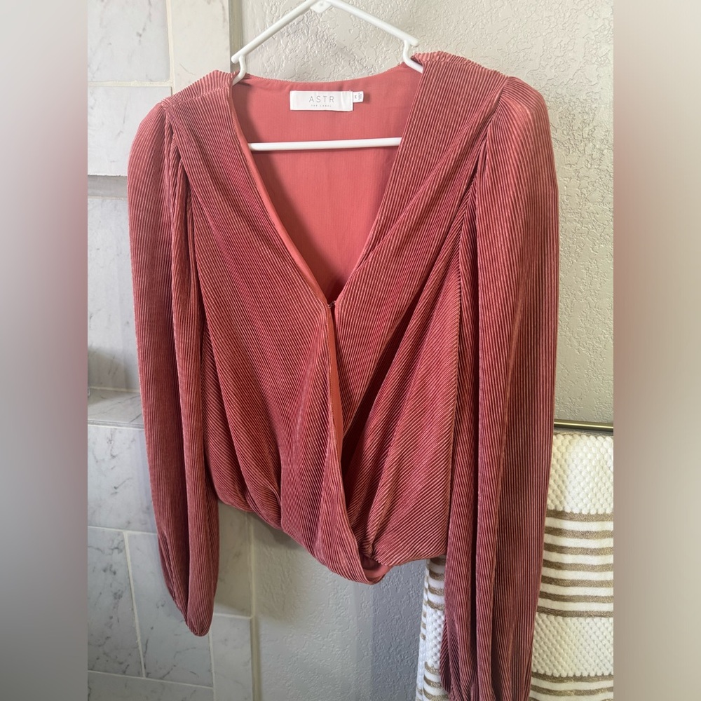 ASTR blouse in great condition size medium